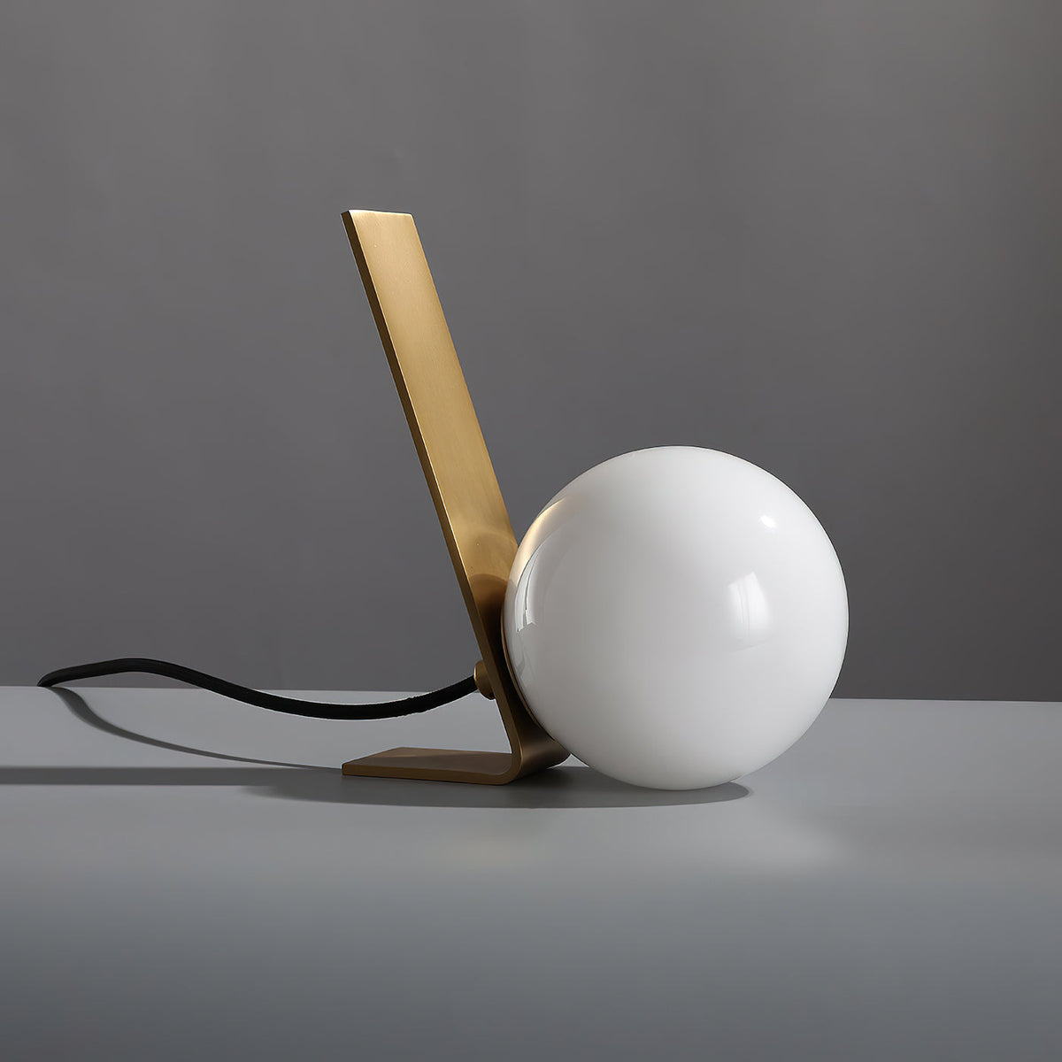 aley-table-lamp