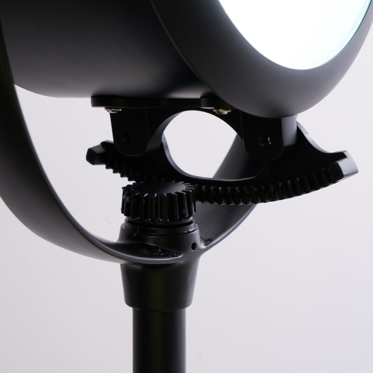 alfred-tripod-floor-lamp