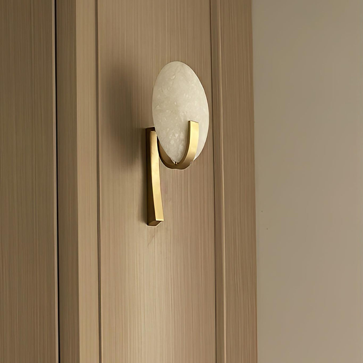 alice-alabaster-wall-lamp