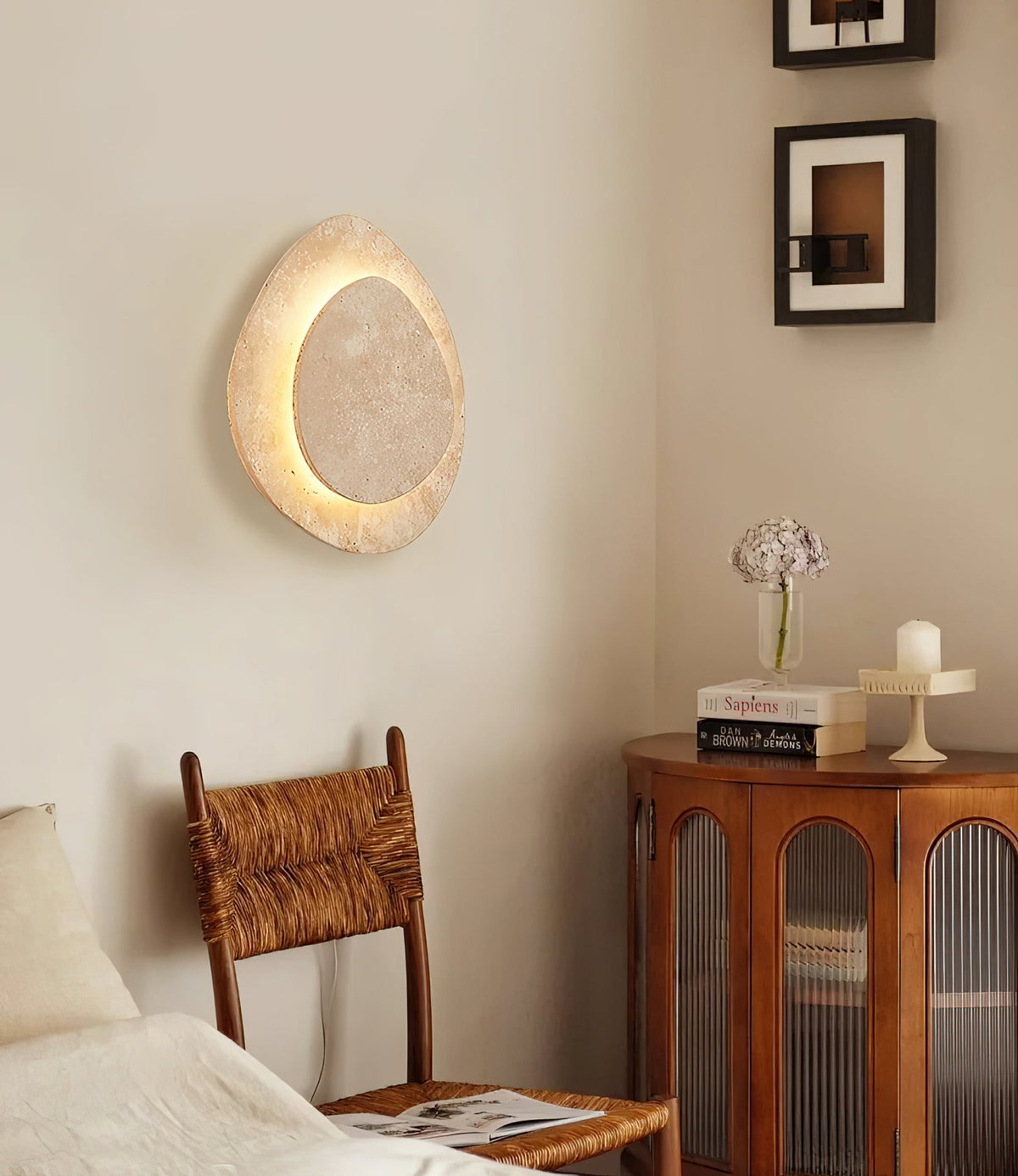 alice-travertine-wall-lamp