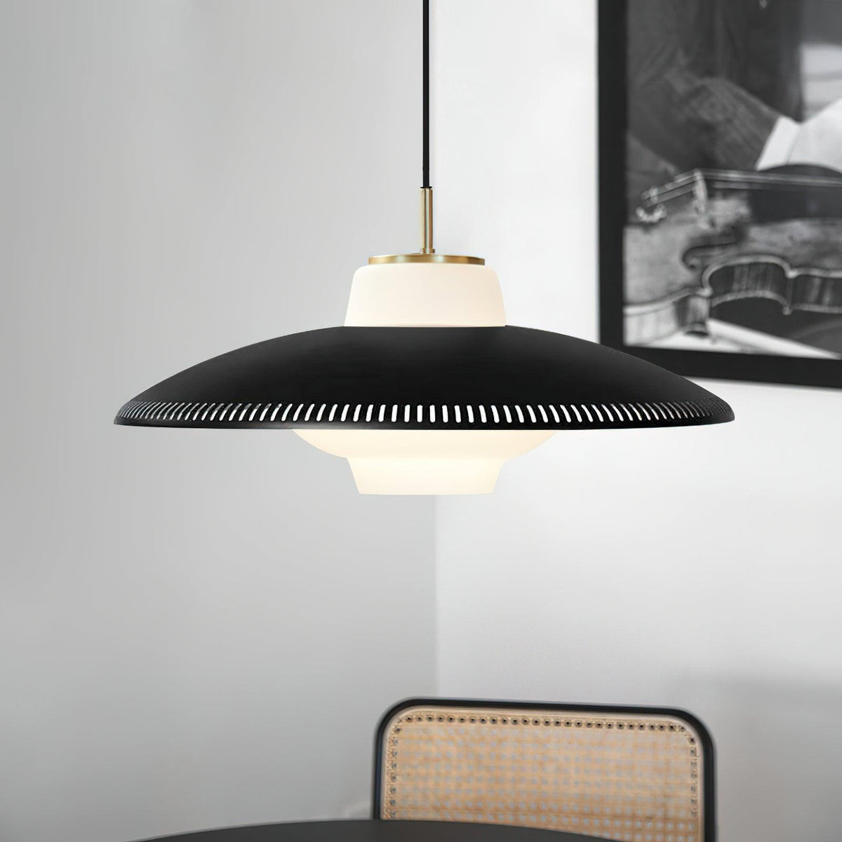 alien-frisbee-pendant-lamp
