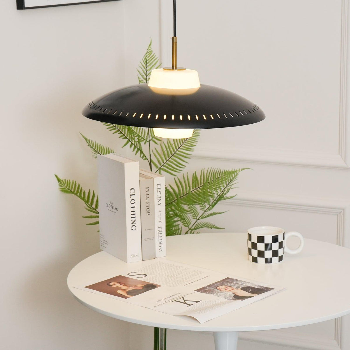 alien-frisbee-pendant-lamp