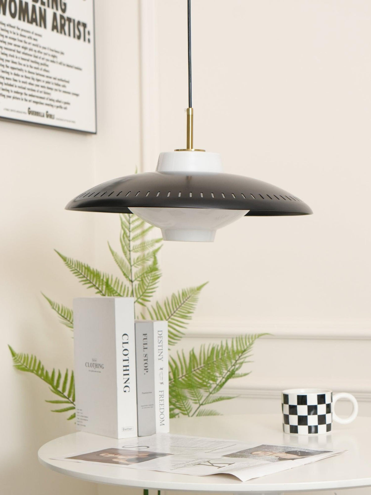 alien-frisbee-pendant-lamp