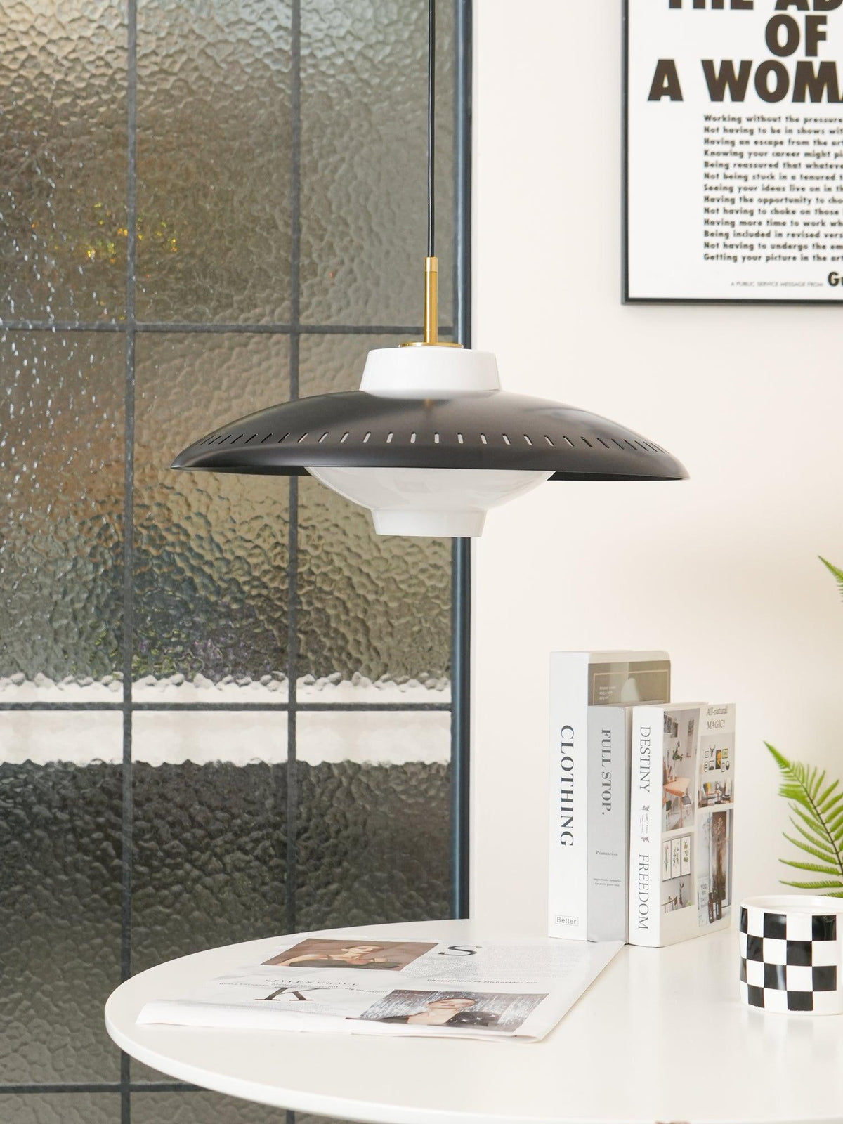 alien-frisbee-pendant-lamp