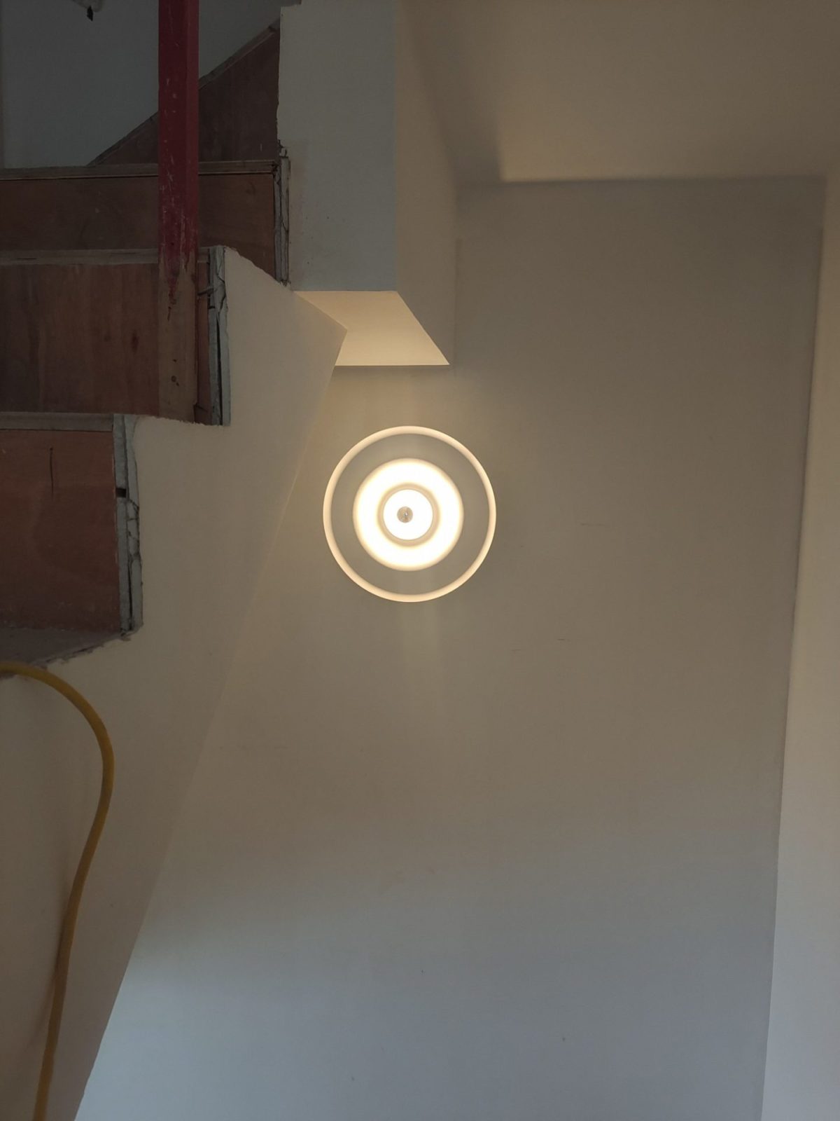 Alma Wall Lamp