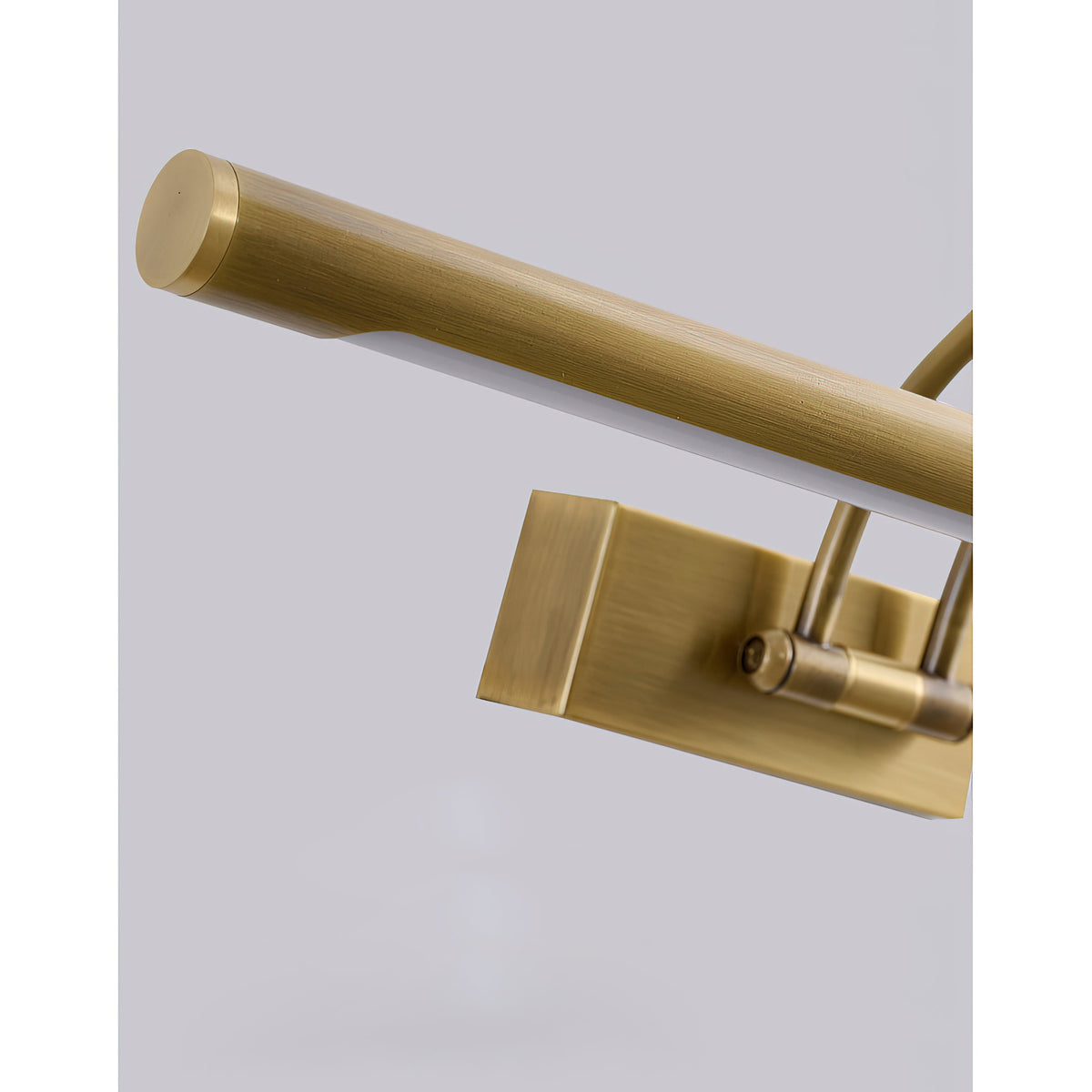 alton-brass-wall-lamp