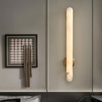 Alunari Alabaster LED Wall Sconce in Gold – Modern Linear Lighting