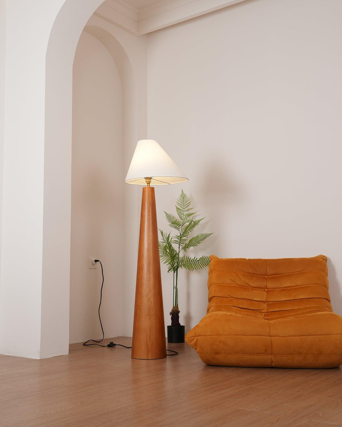 alvin-floor-lamp