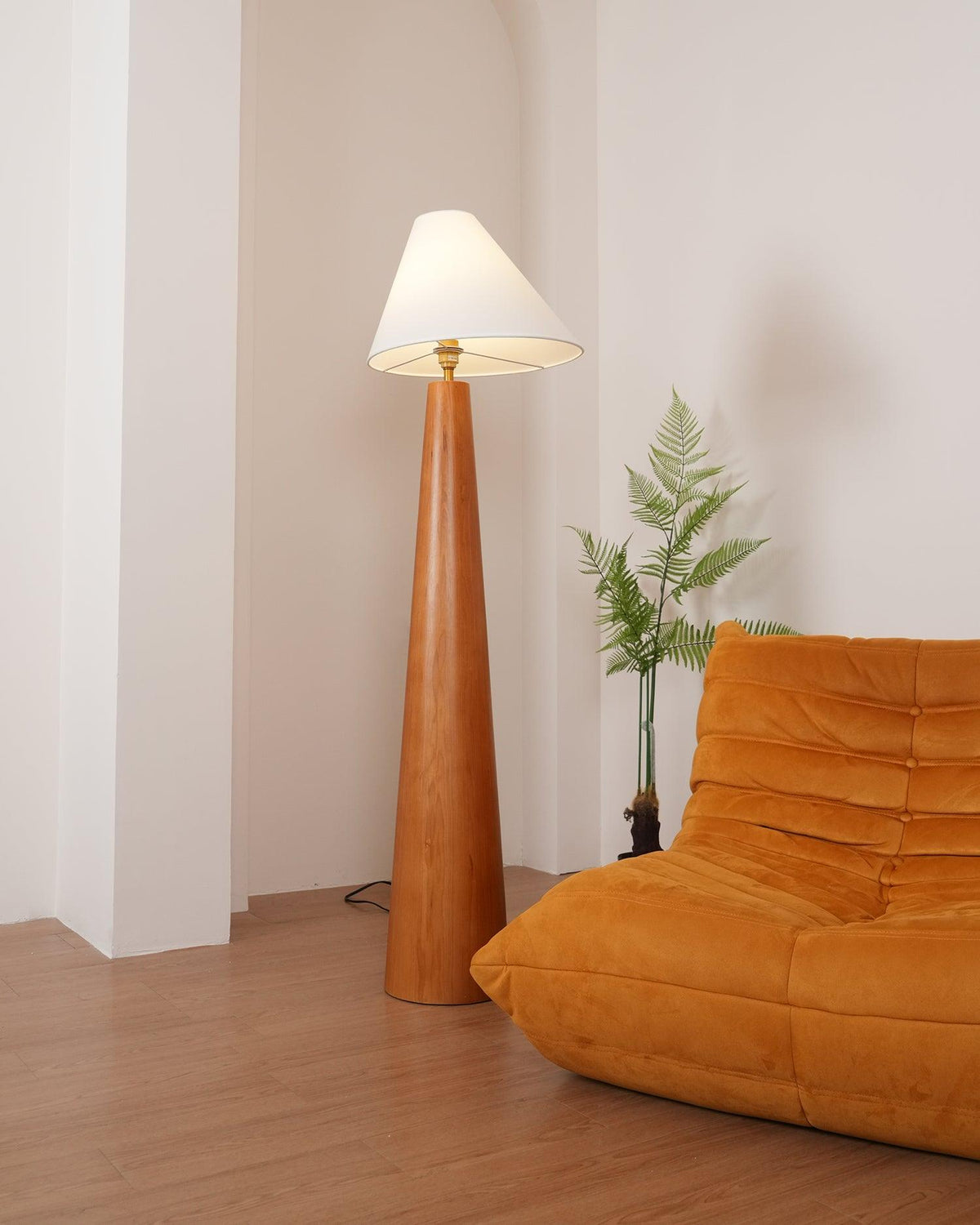 alvin-floor-lamp