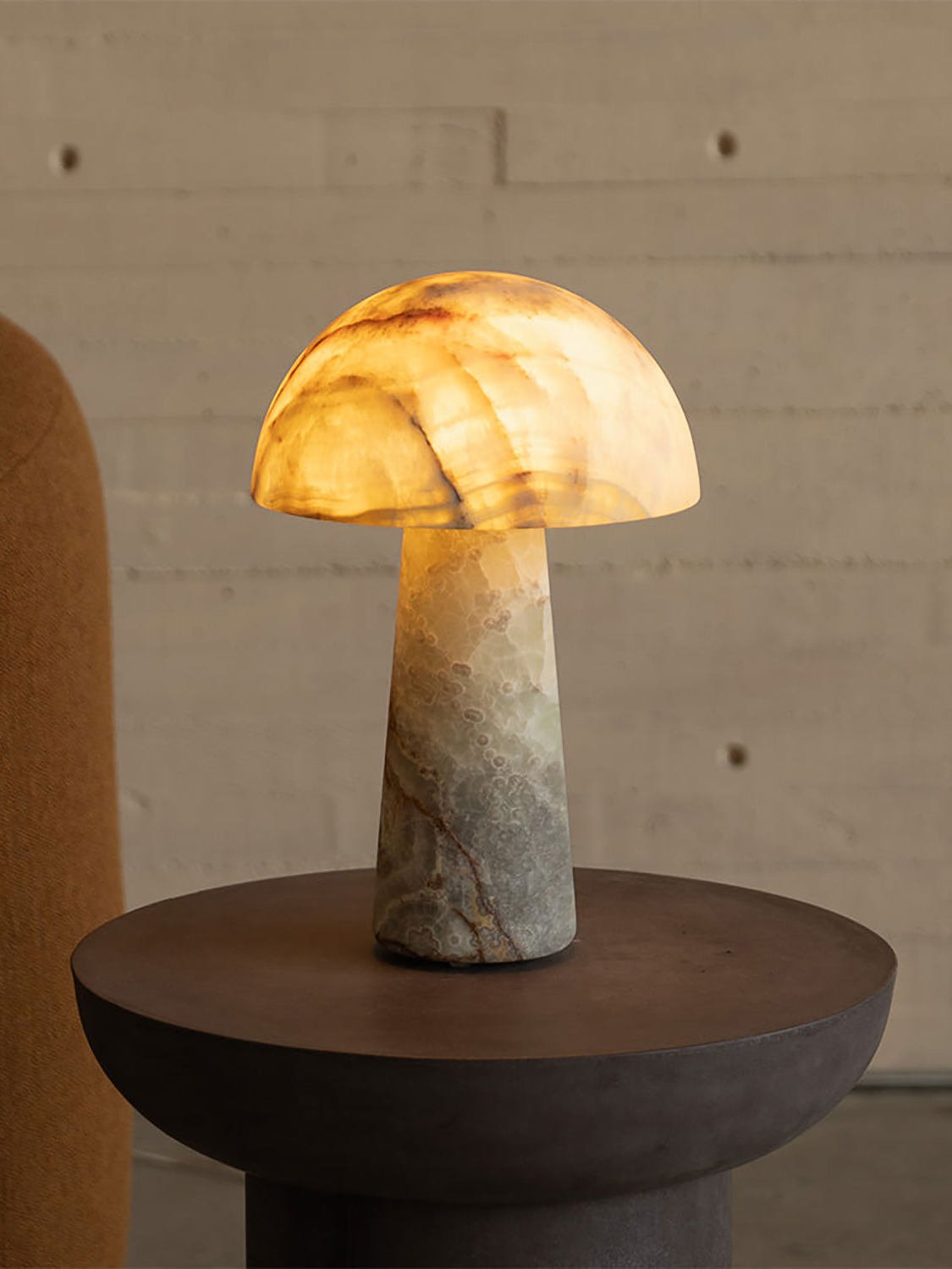 Aurora Jade Table Lamp – Sculptural Natural Stone LED Accent Light