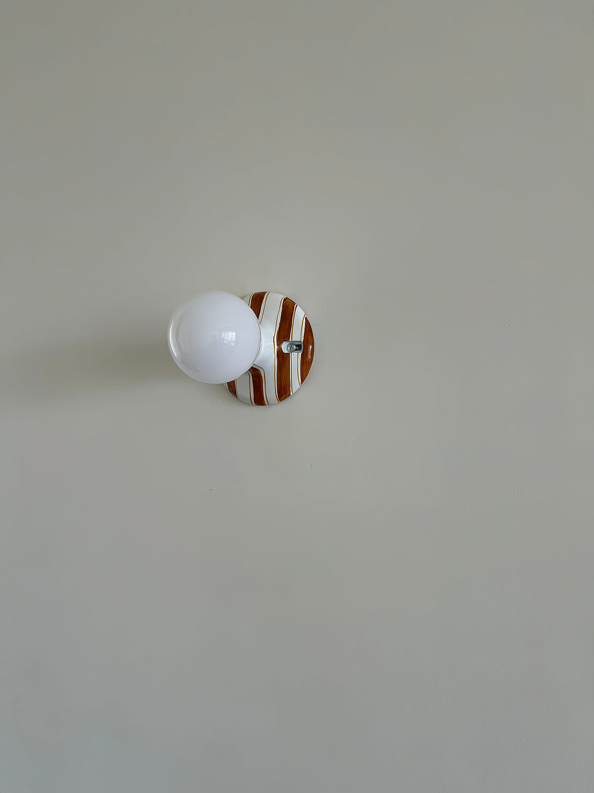 ambrette-wall-lamp