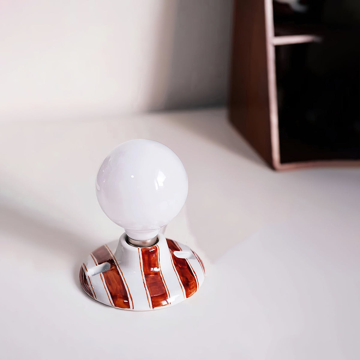 ambrette-wall-lamp