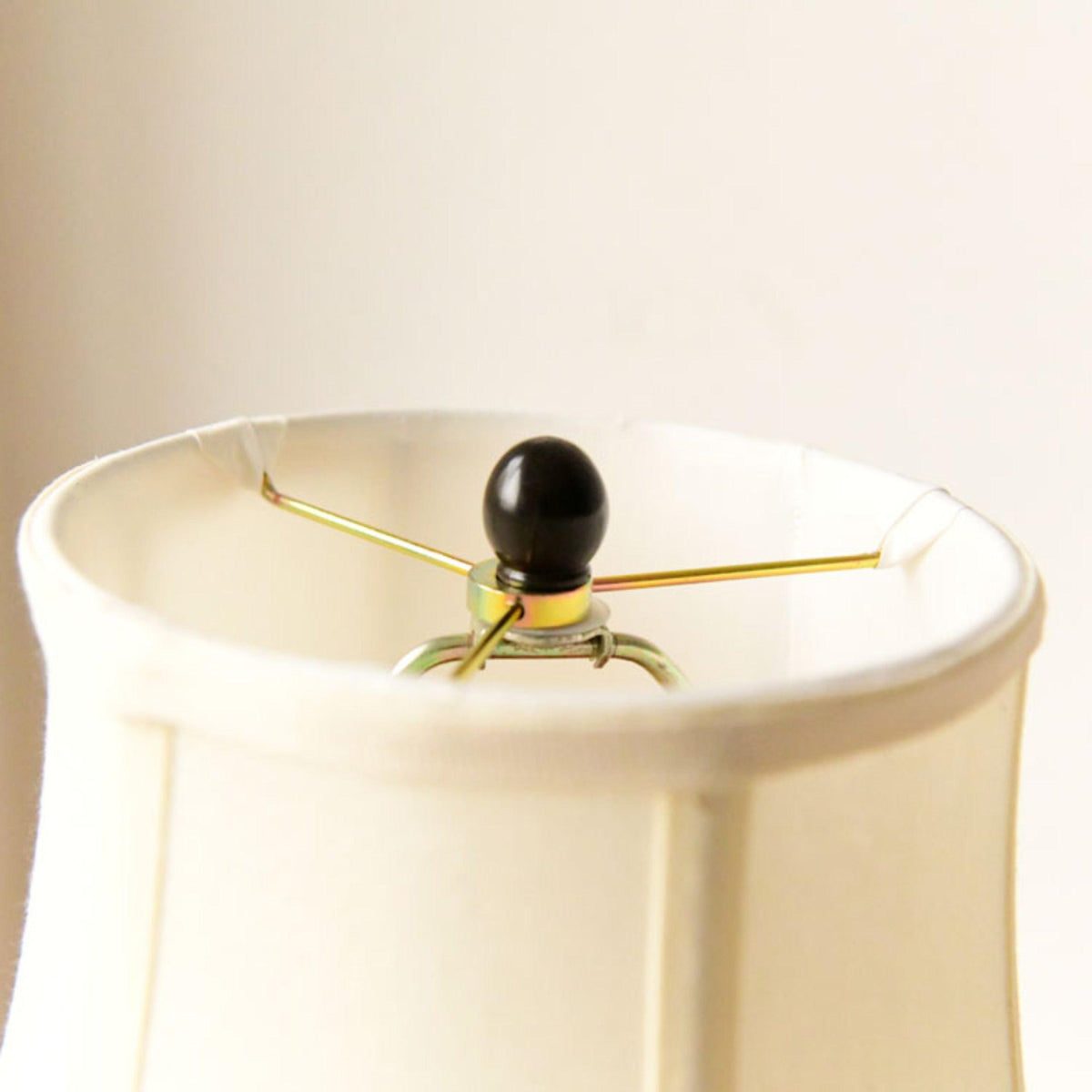 ambrosia-metal-table-lamp