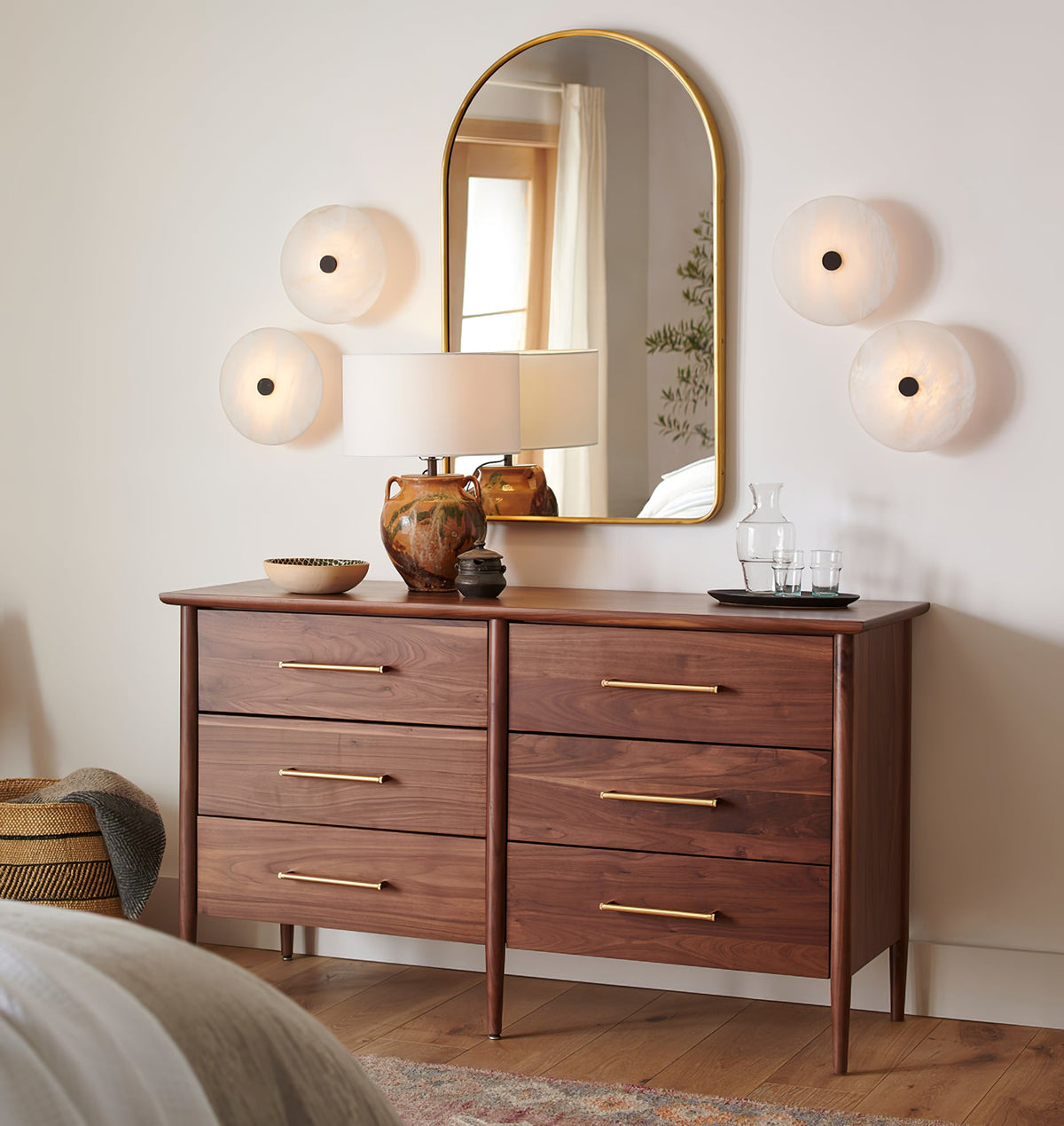 Ankeny Alabaster Wall Sconce in Brass or Black – Hand-Carved Stone LED Wall Light
