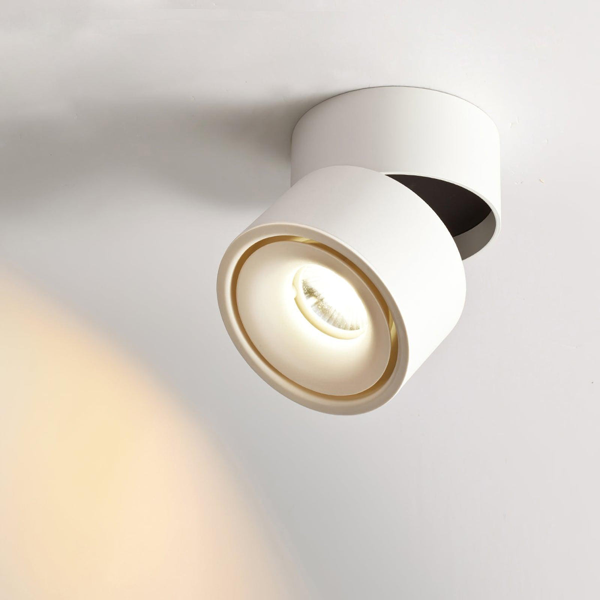 anti-glare-nordic-surface-mounted-spotlight