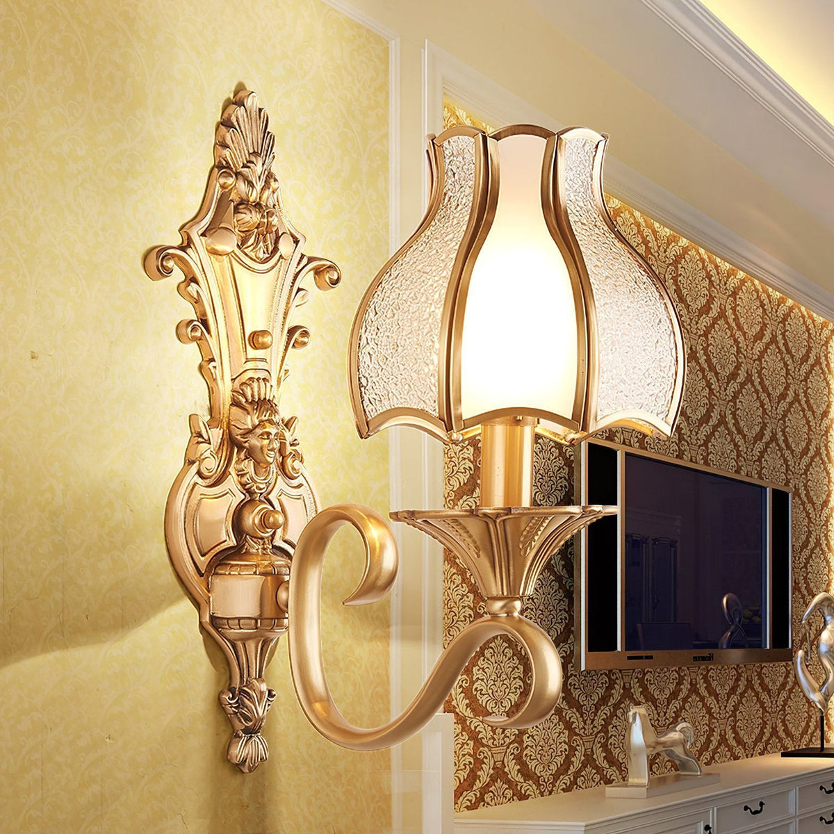 Anvia Brass Wall Light