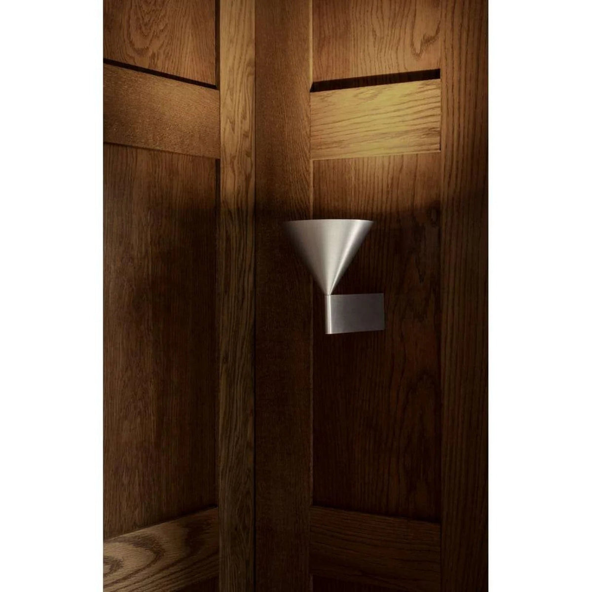 apollo-aluminum-wall-lamp