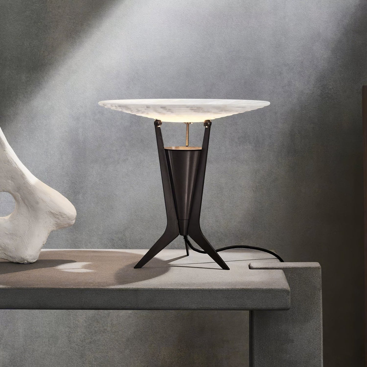 Aragon Alabaster Table Lamp – Sculptural LED Accent Light for Modern Interiors