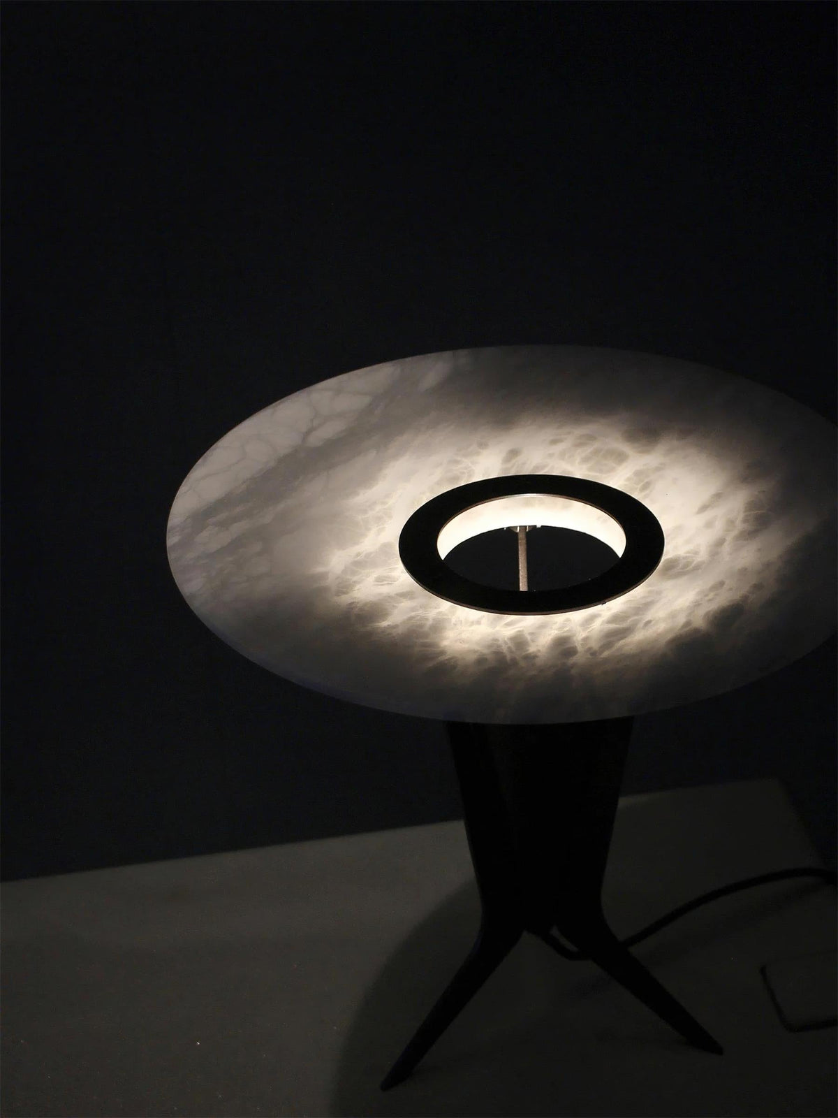 Aragon Alabaster Table Lamp – Sculptural LED Accent Light for Modern Interiors