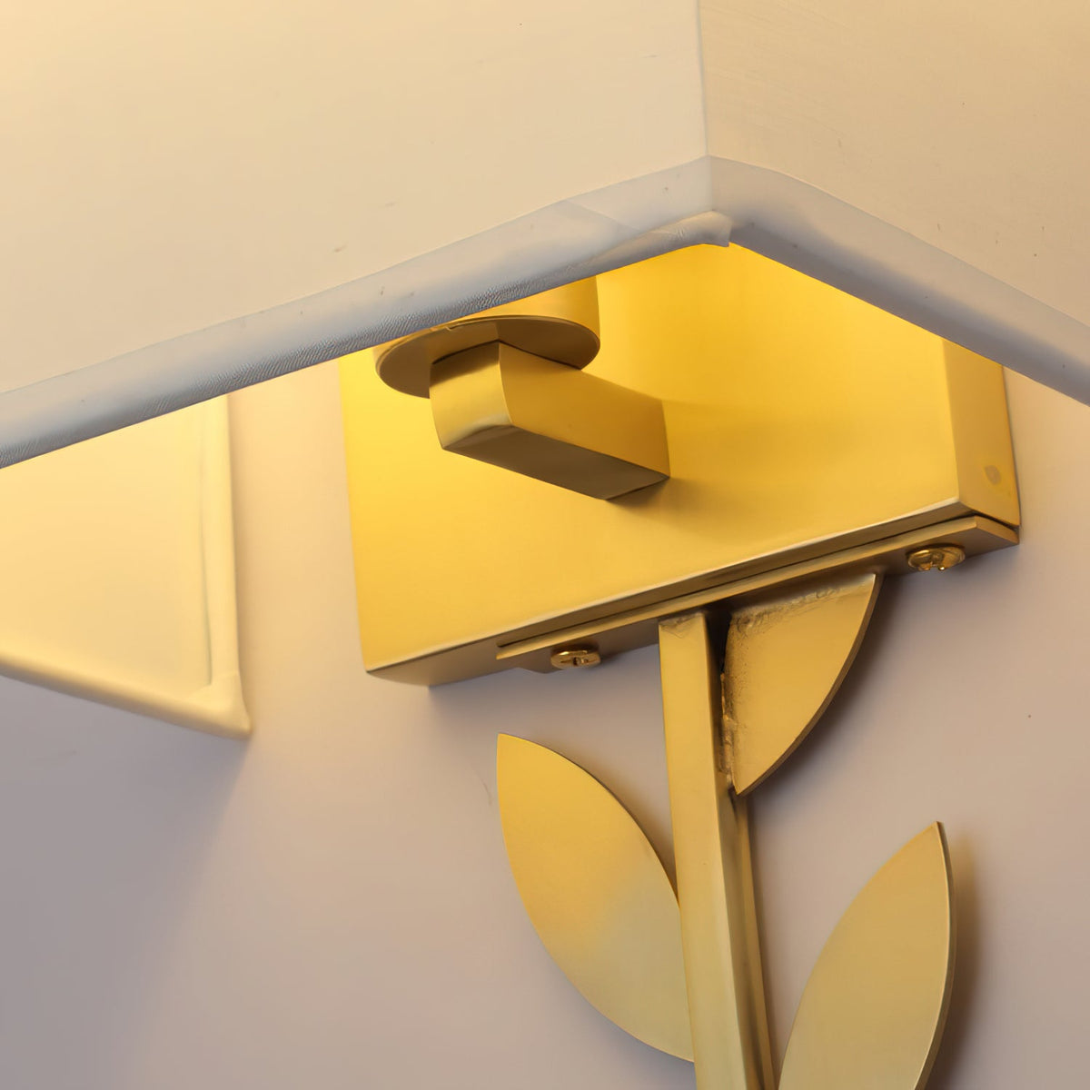 arbor-grove-wall-lamp