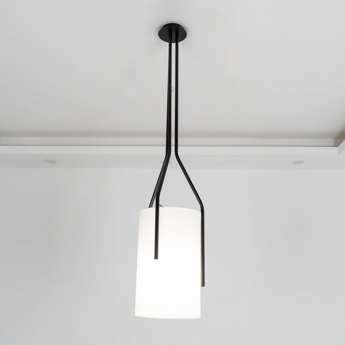 Arborescence Brass Linen Chandelier – Modern Minimalist Pendant for Dining and Foyer