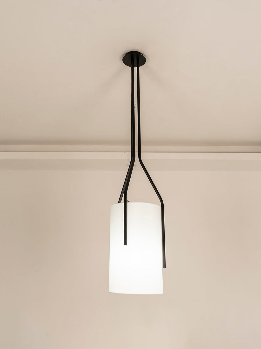 Arborescence Brass Linen Chandelier – Modern Minimalist Pendant for Dining and Foyer