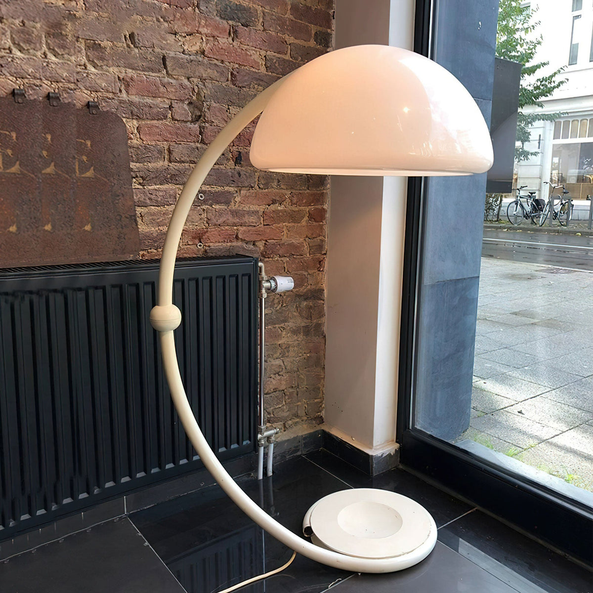 arc-glow-floor-lamp