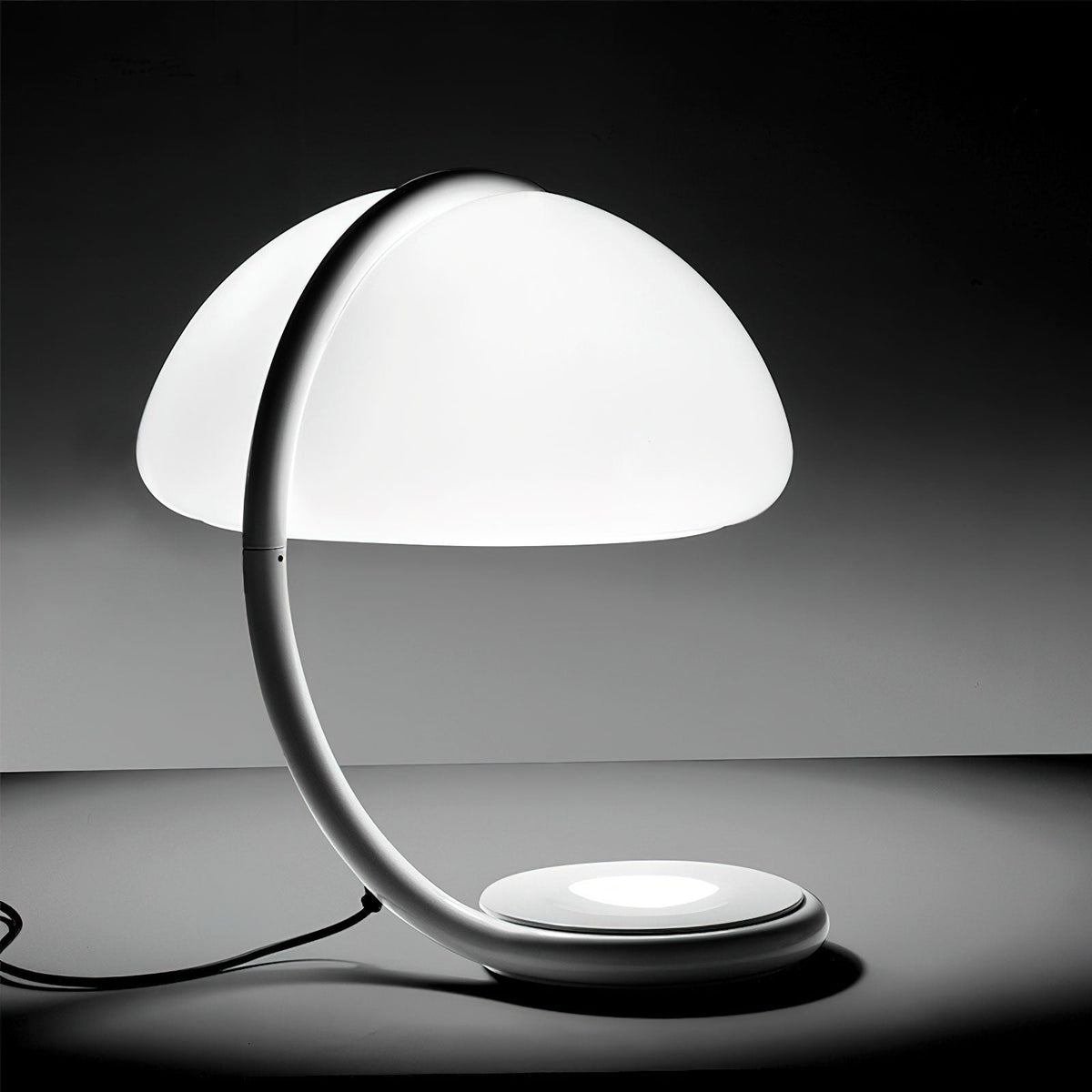 arc-glow-table-lamp