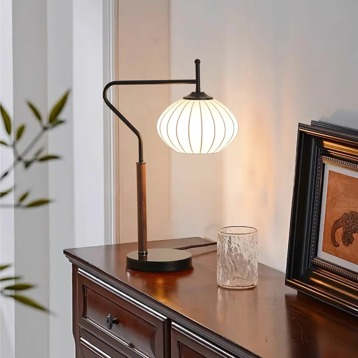 arc-sphere-table-lamp