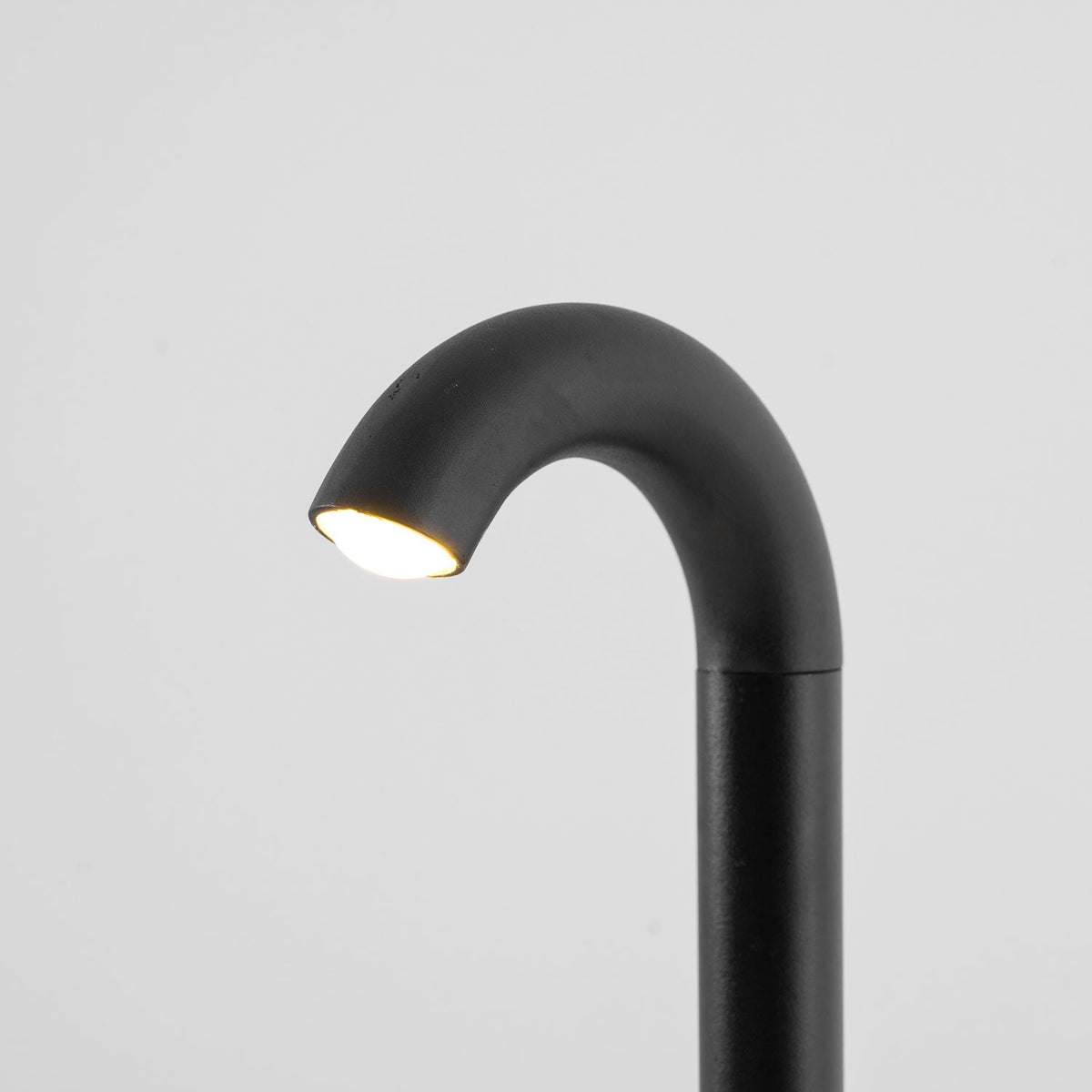 Arcis Modern Outdoor Pathway Light – Sleek LED Landscape Lighting