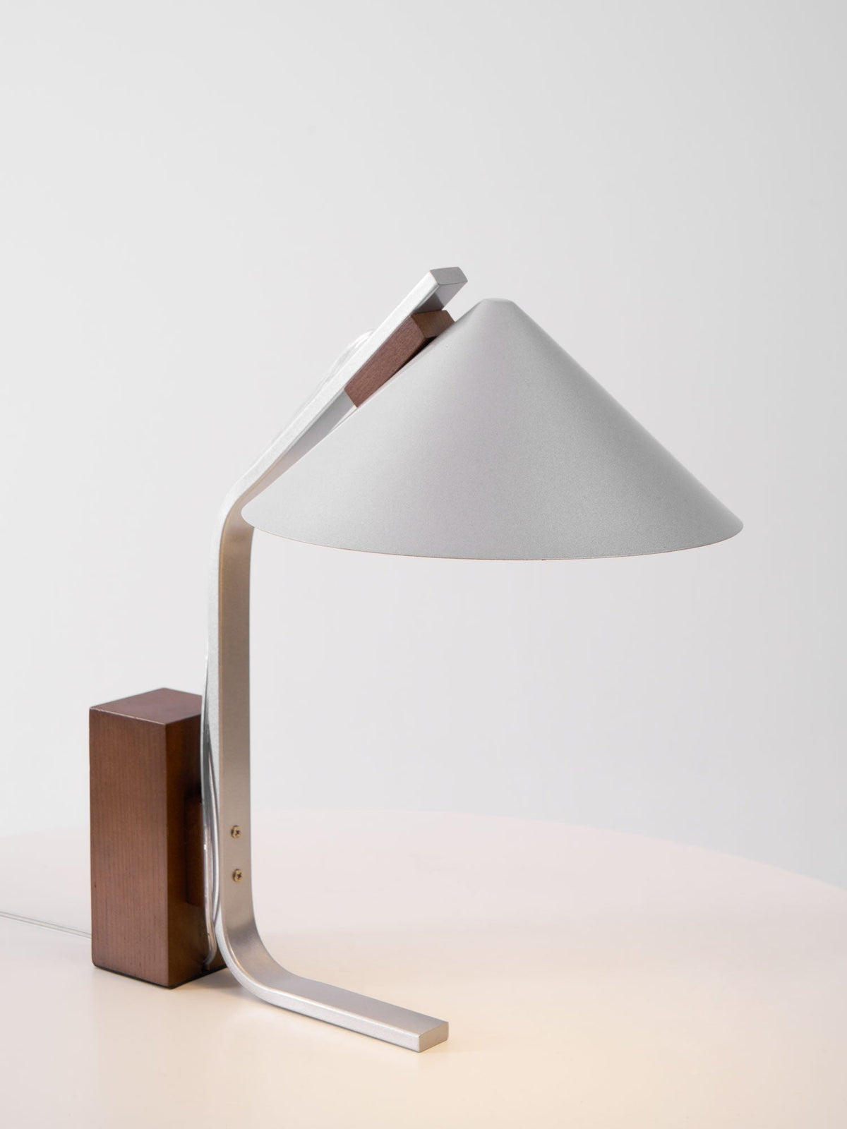 Arclune Modern Walnut Wood Desk Lamp with Aluminum Arc Shade