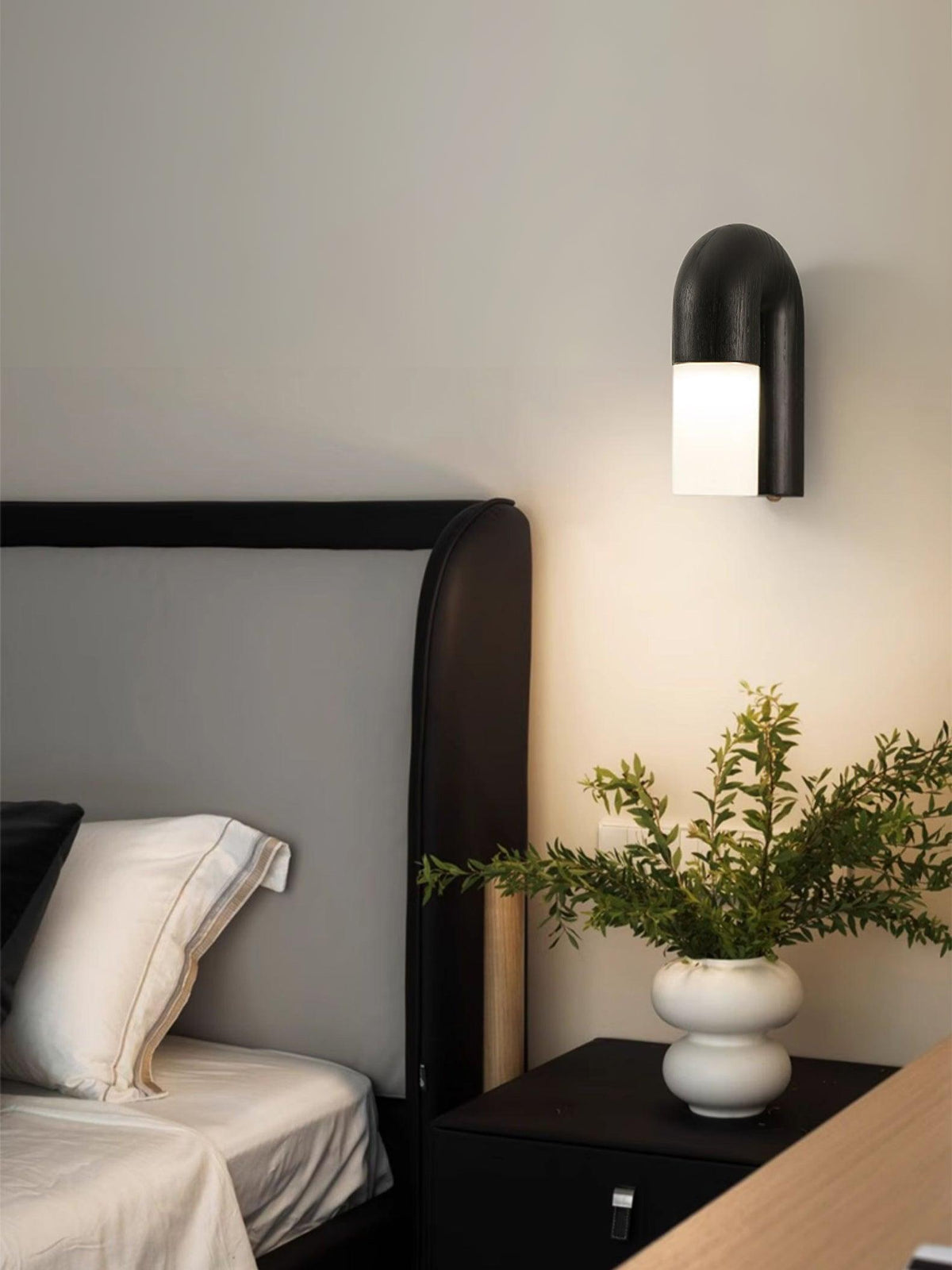 arcus-wood-wall-lamp