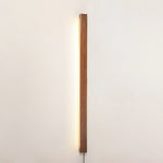 Arlo Wooden LED Wall Sconce – Plug-In Linear Light for Modern Interiors