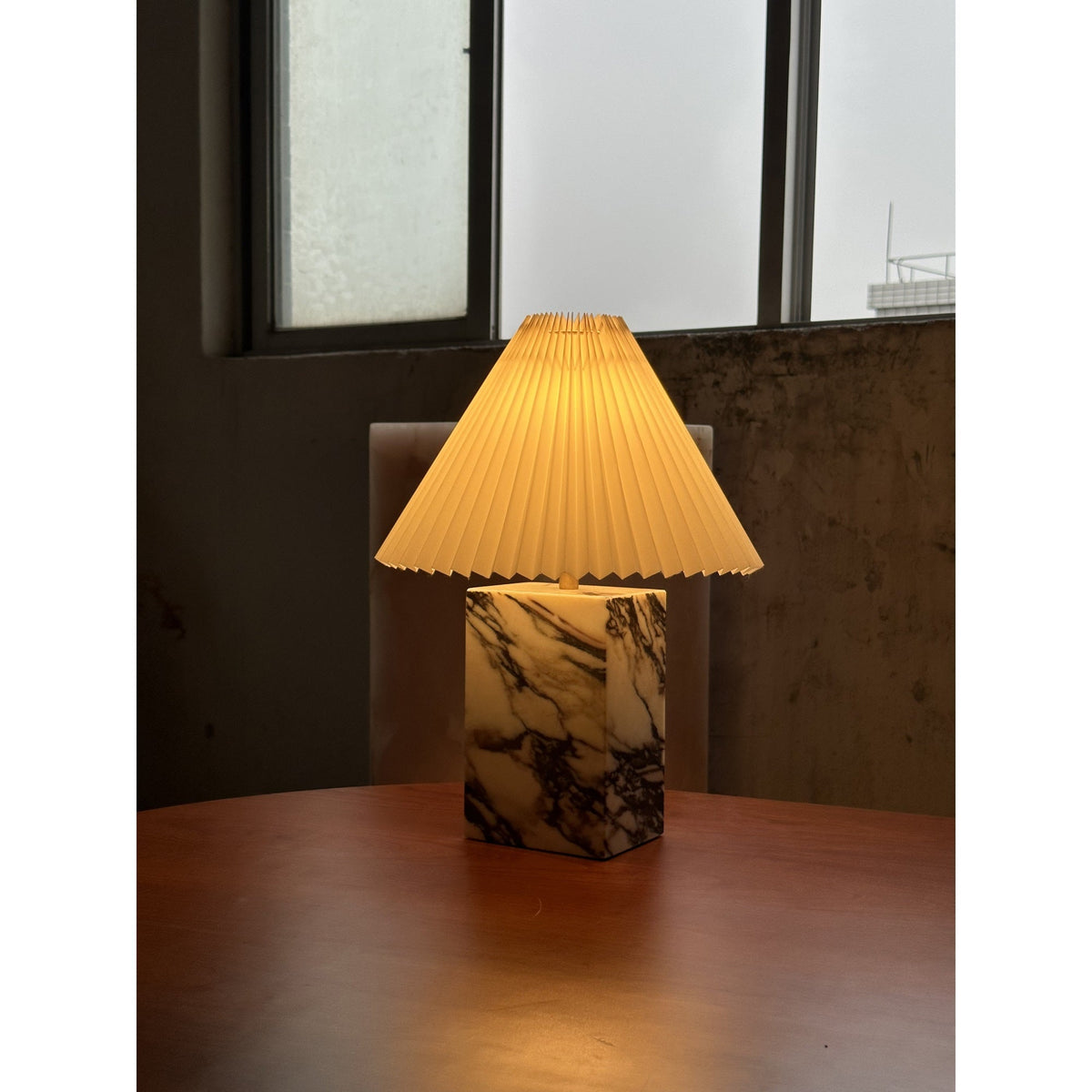 arouca-table-lamp