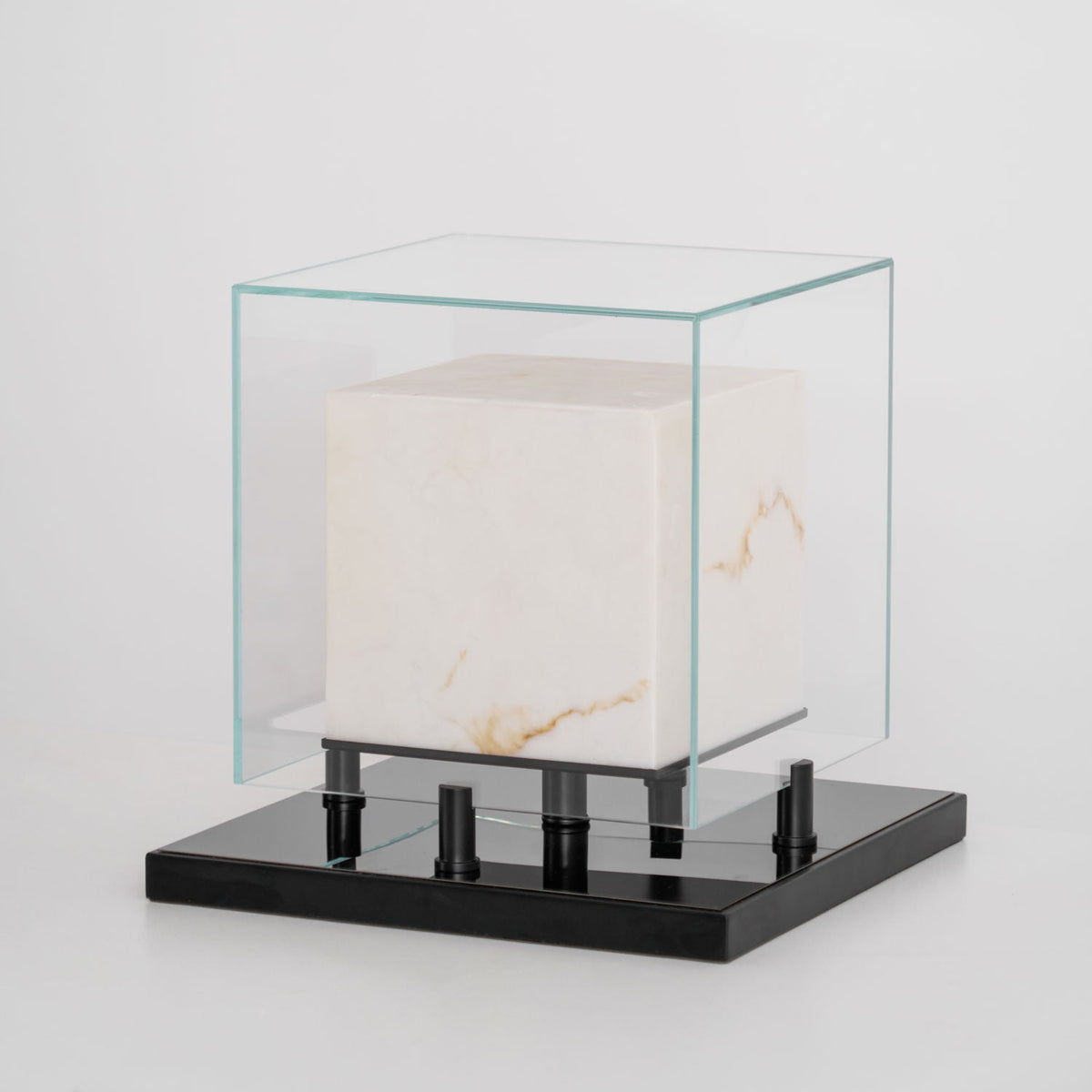 Arqra Alabaster Table Lamp – Sculptural LED Accent Light for Modern Interiors