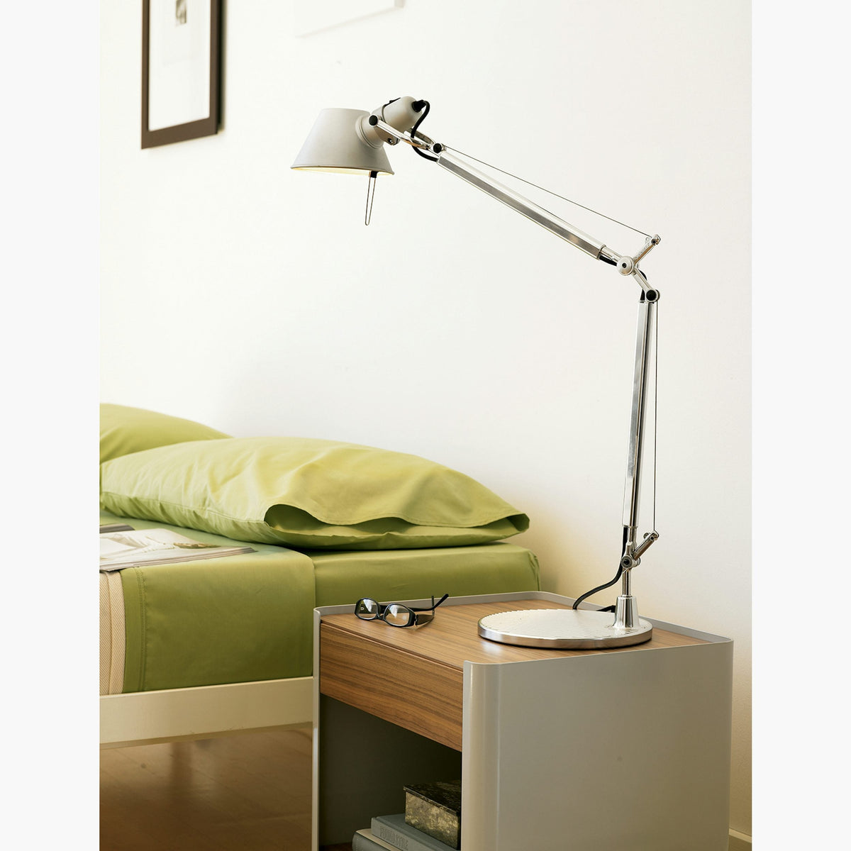 brady-rocker-arm-table-lamp