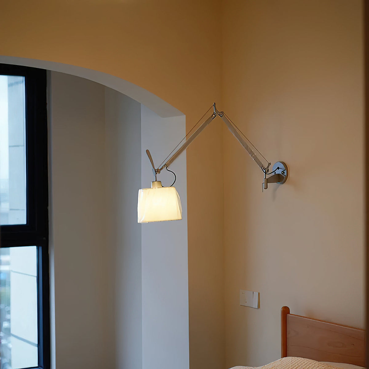 artemide-plug-in-wall-lamp