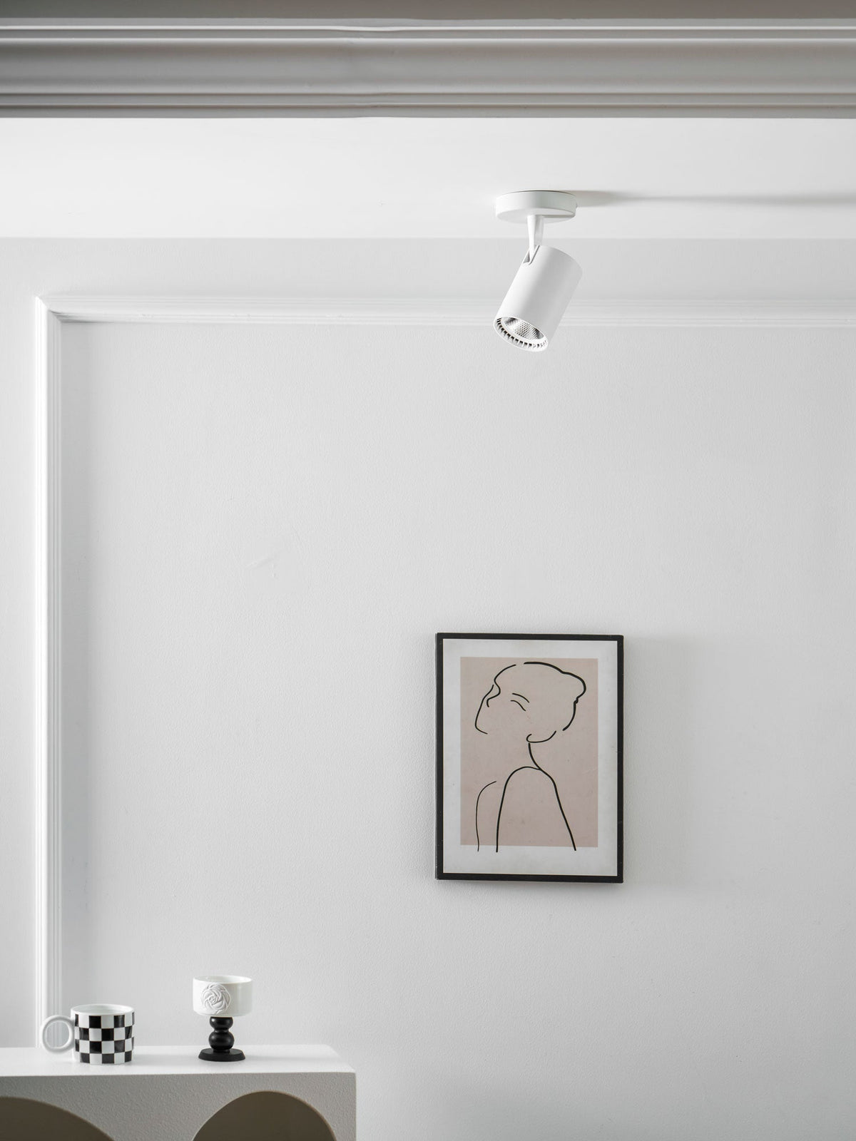 Calla Beam Spotlight – Modern Architectural LED Ceiling Spotlight