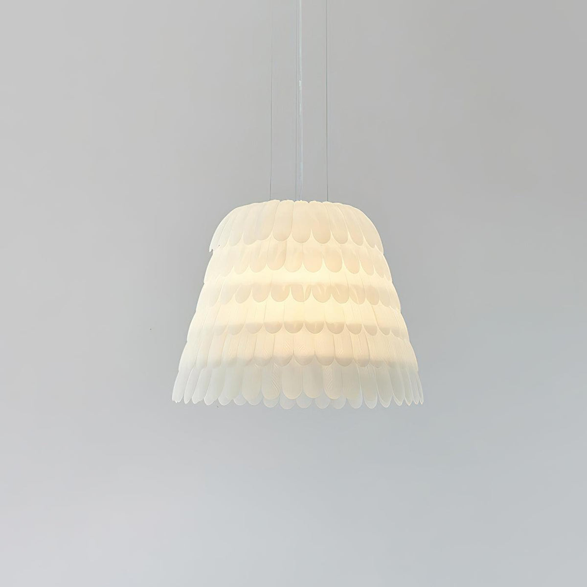 artistic-feather-pendant-light