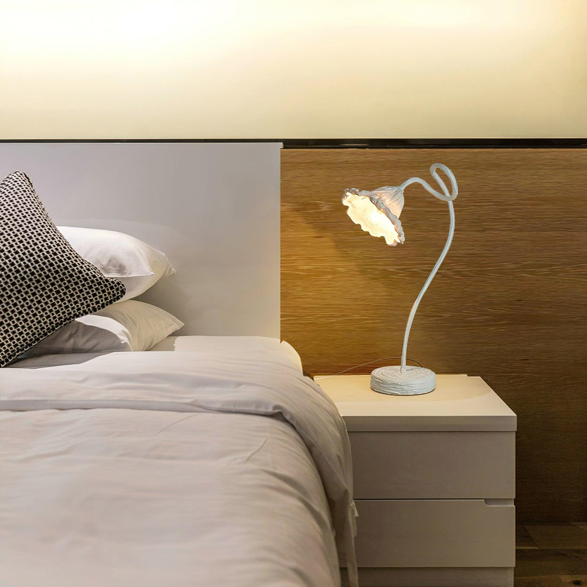 Lotus Leaf Resin Table Lamp with Warm Ambient Glow for Bedside and Living Room