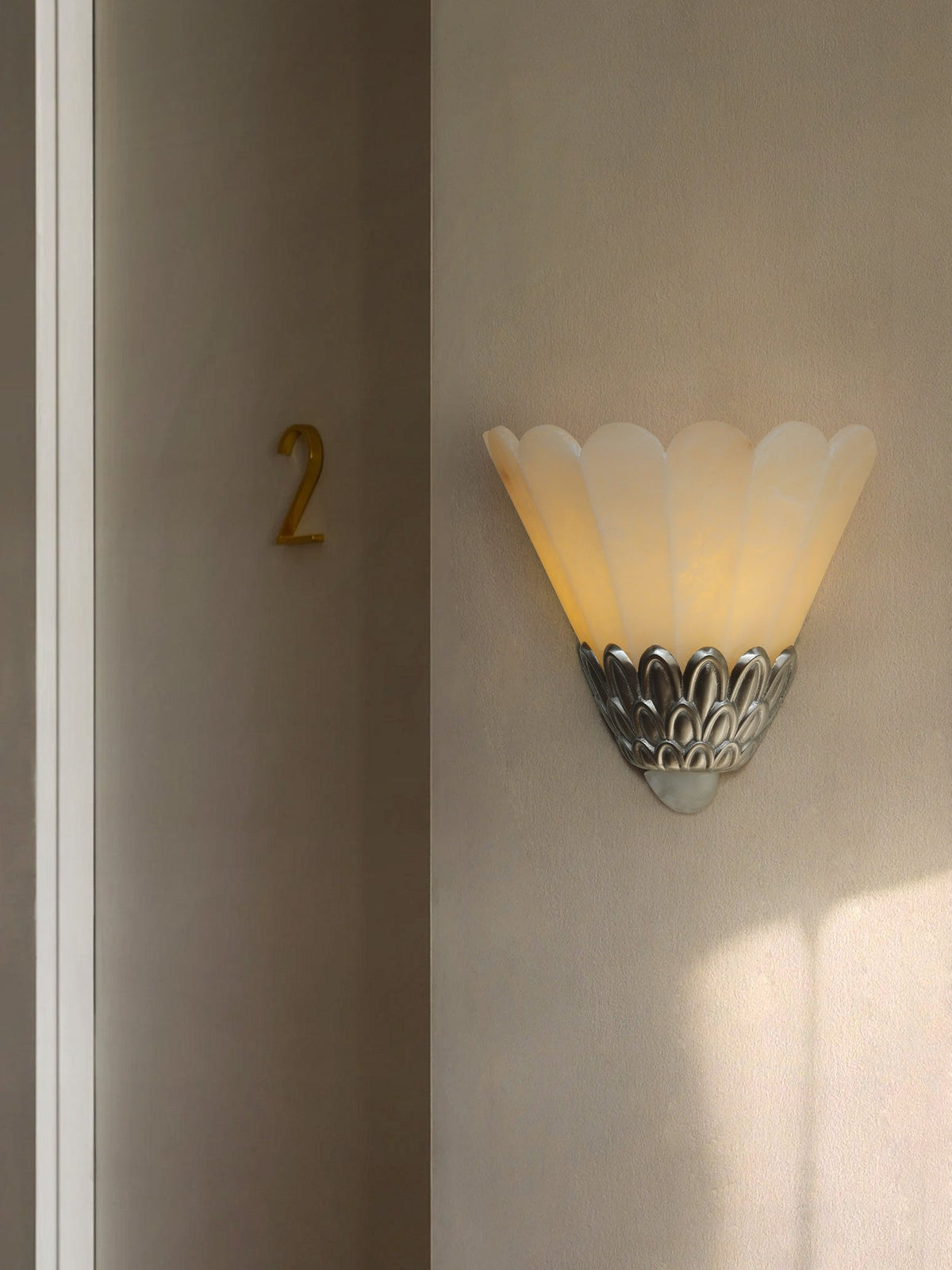 Artoria Petal Alabaster Wall Sconce – Modern Art Deco Lighting