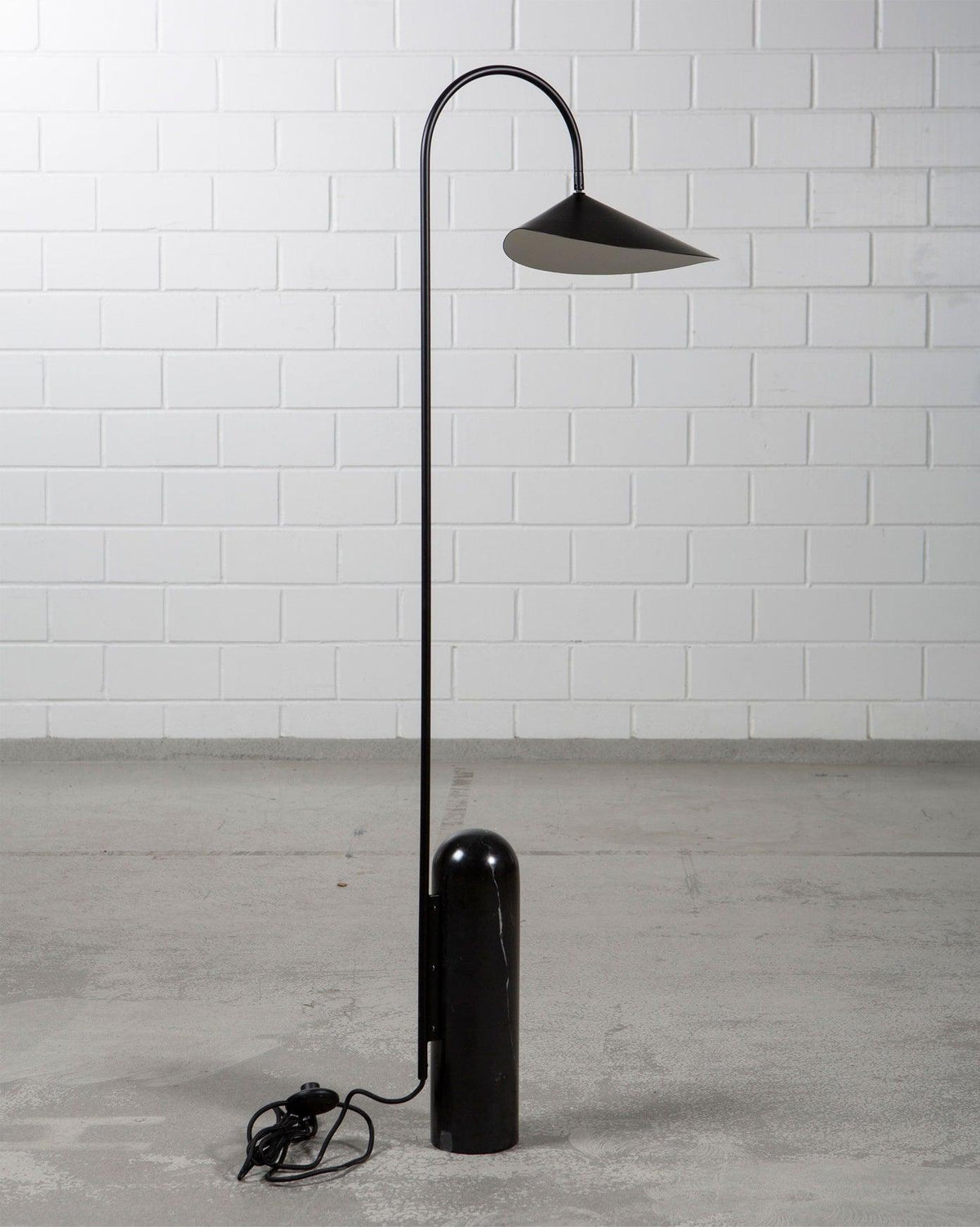 arum-floor-lamp