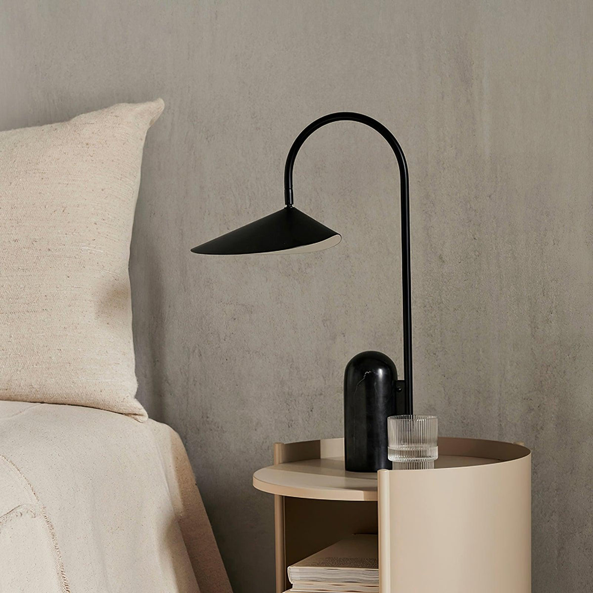 arum-table-lamp