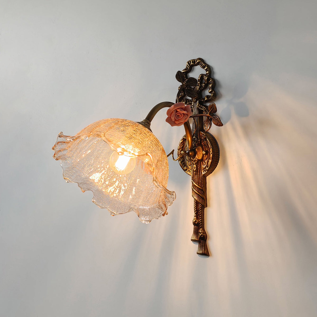 asfour-brass-wall-lamp