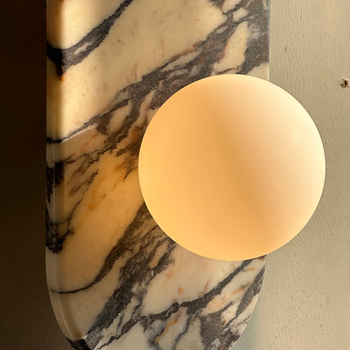asteria-wall-lamp