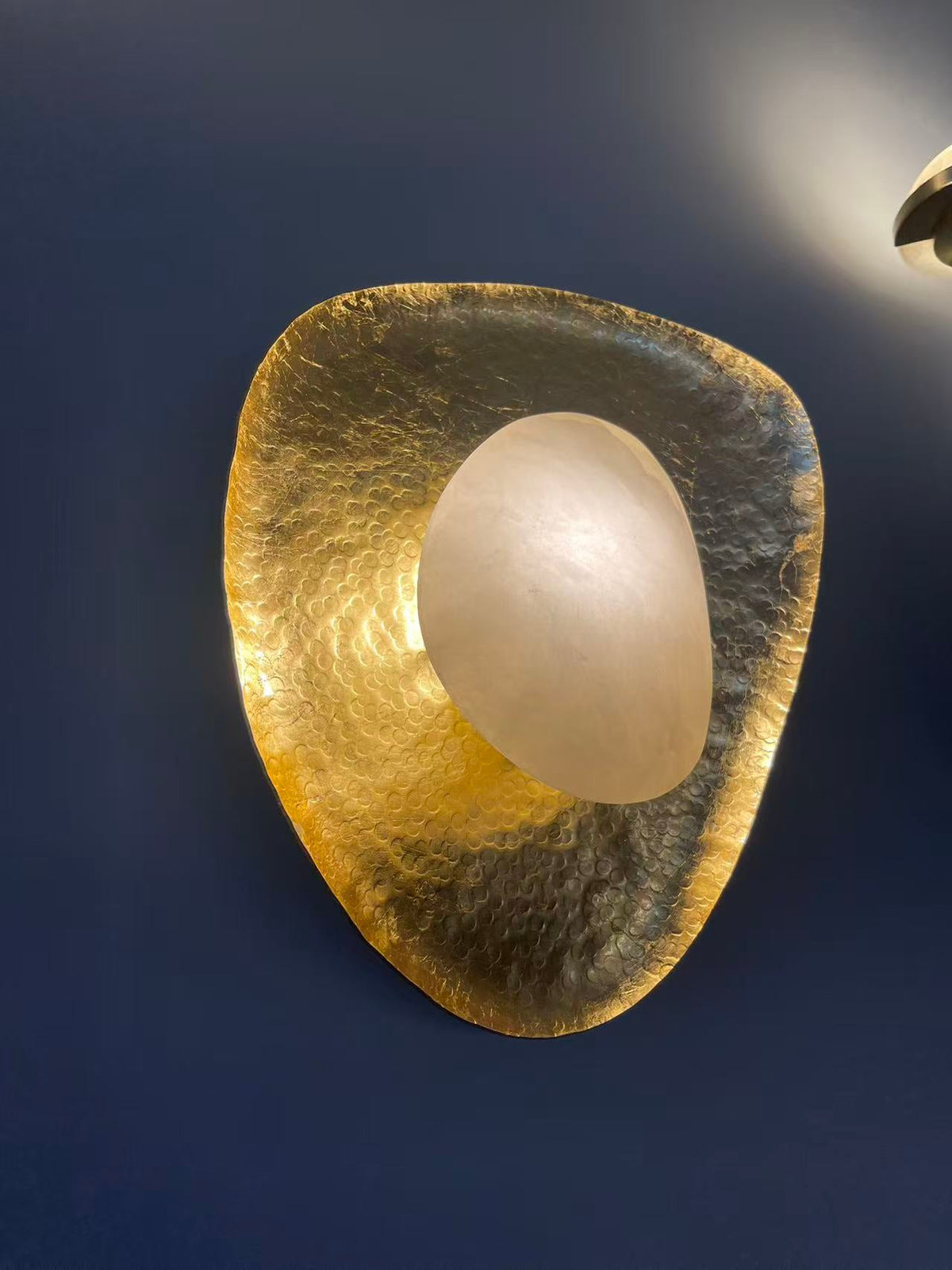 astoria-hammered-lotus-leaf-sconce
