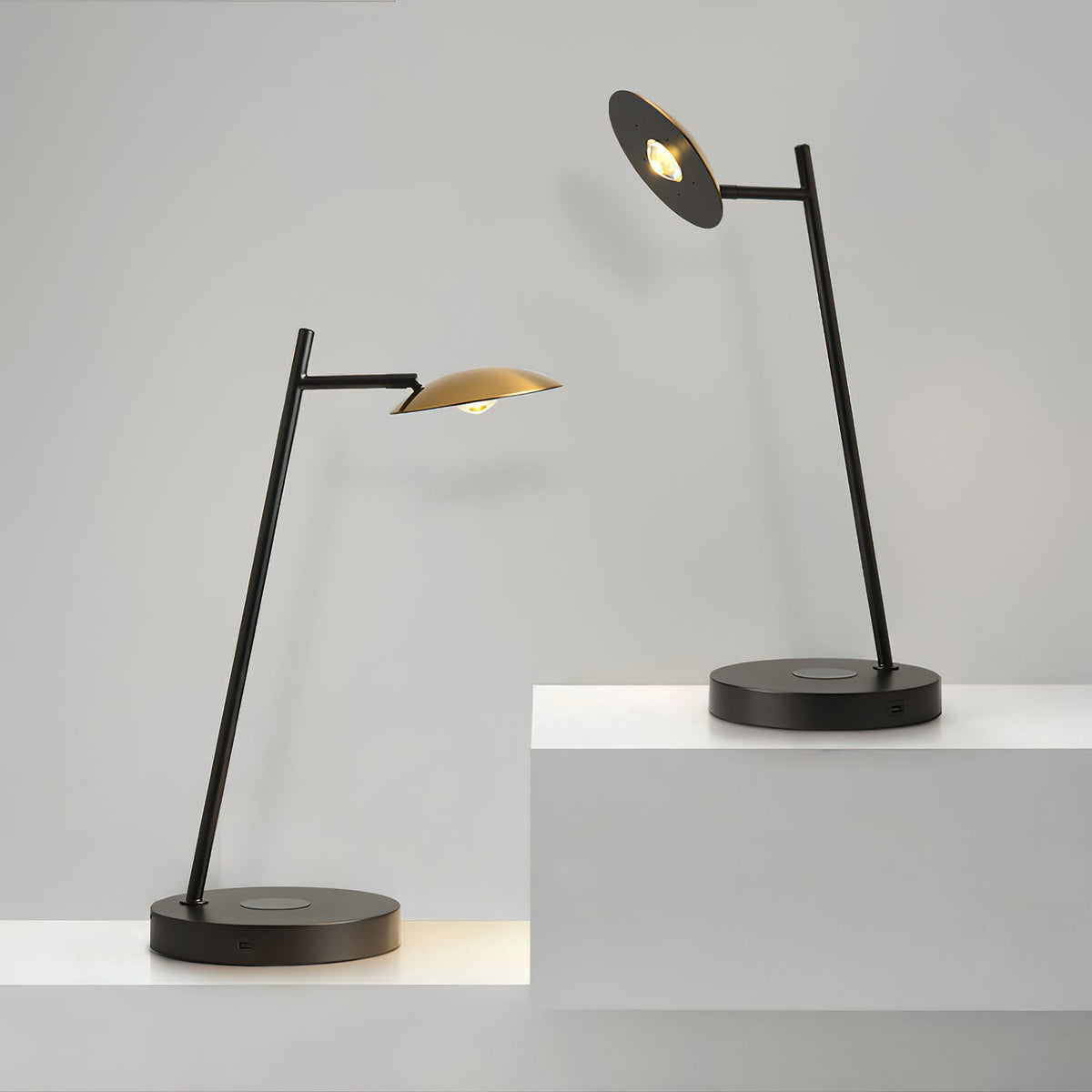 astra-halo-table-lamp