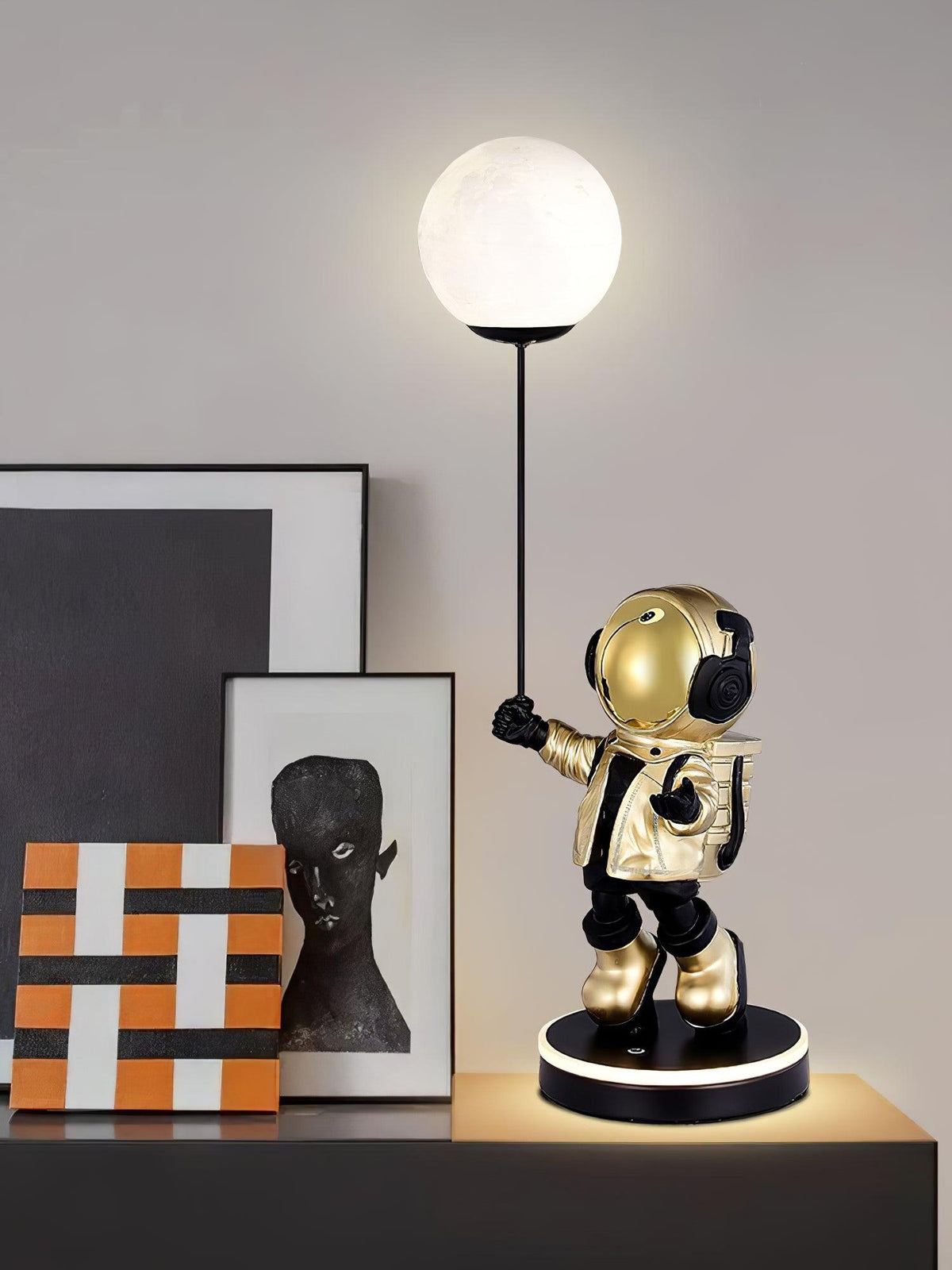 Astronaut And Planet Lamp