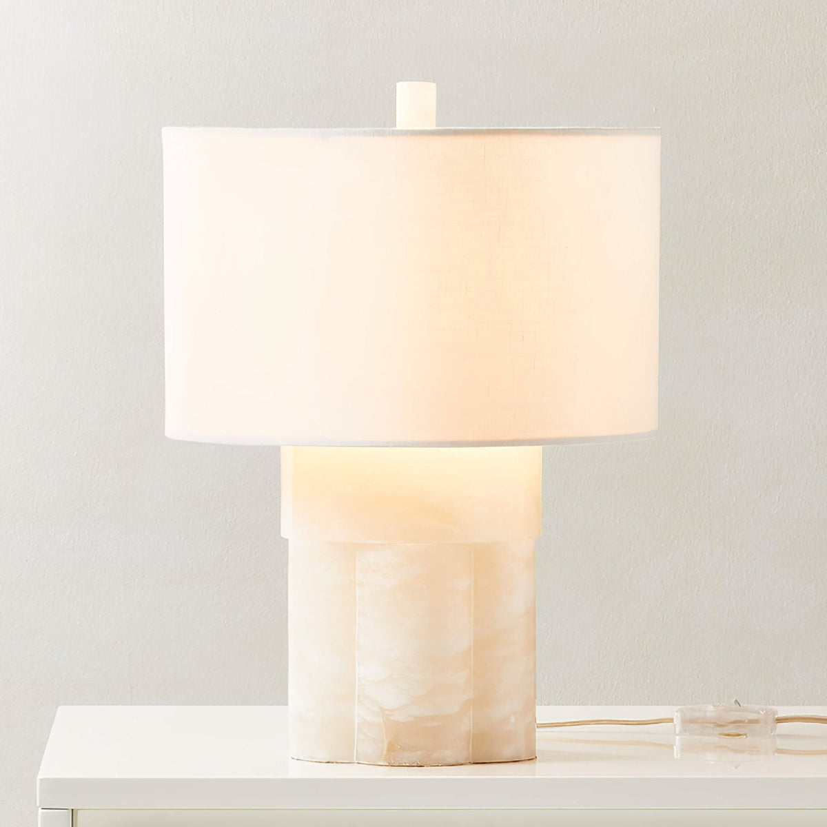 Athena Alabaster Table Lamp – Modern Sculptural Bedside Light