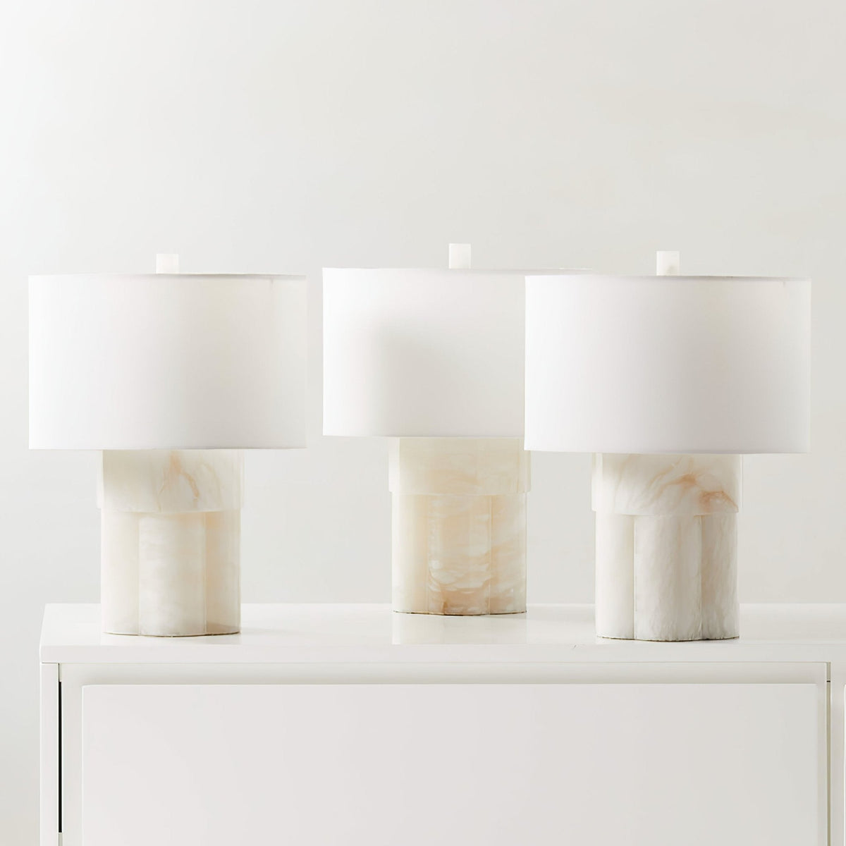 Athena Alabaster Table Lamp – Modern Sculptural Bedside Light